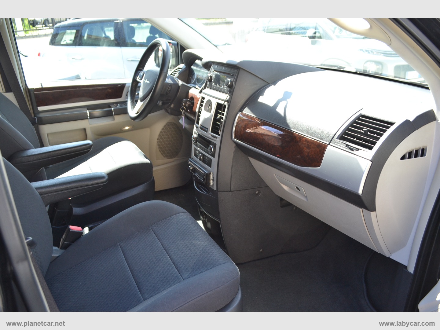 Grand Voyager 2.8 CRD DPF Touring - immagine 10