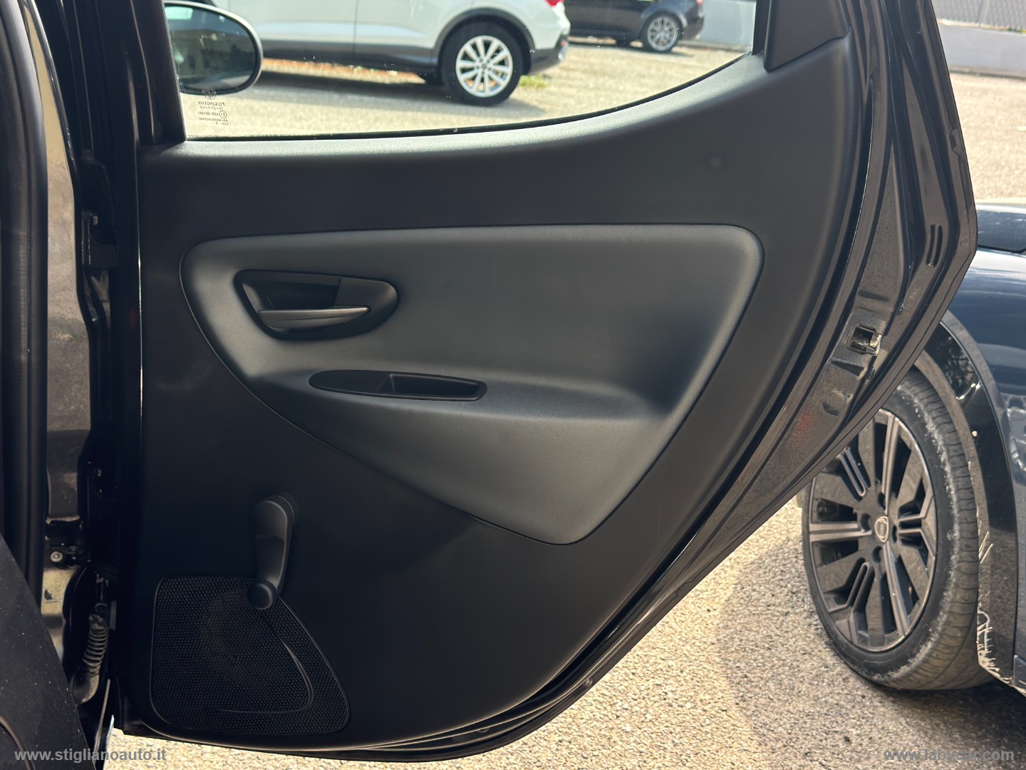 Ypsilon 1.2 69 CV 5p. GPL Ecochic Silver - immagine 10