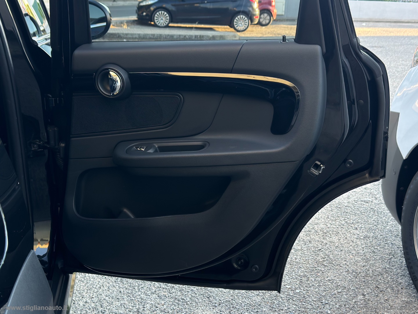 Mini Cooper D Essential Countryman - immagine 10