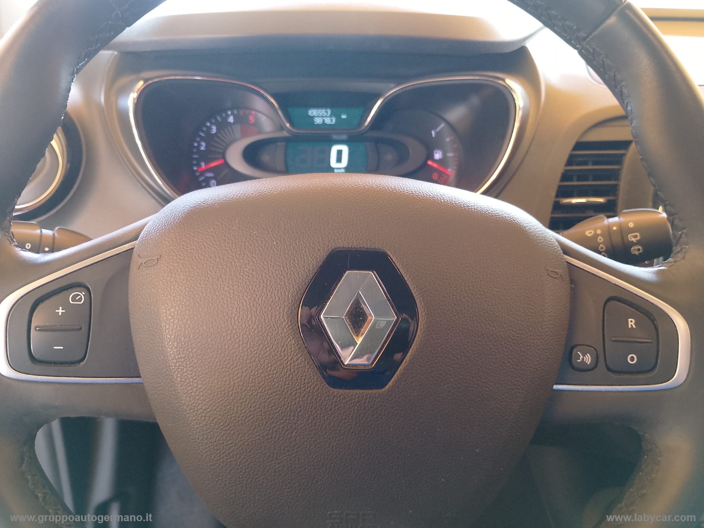 Captur dCi 8V 90 CV EDC Initiale Paris - immagine 10