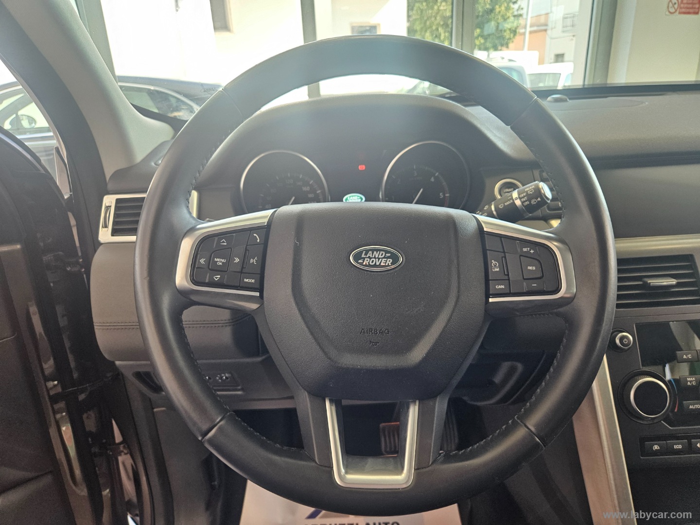 Discovery Sport 2.0 TD4 180 CV SE - immagine 10