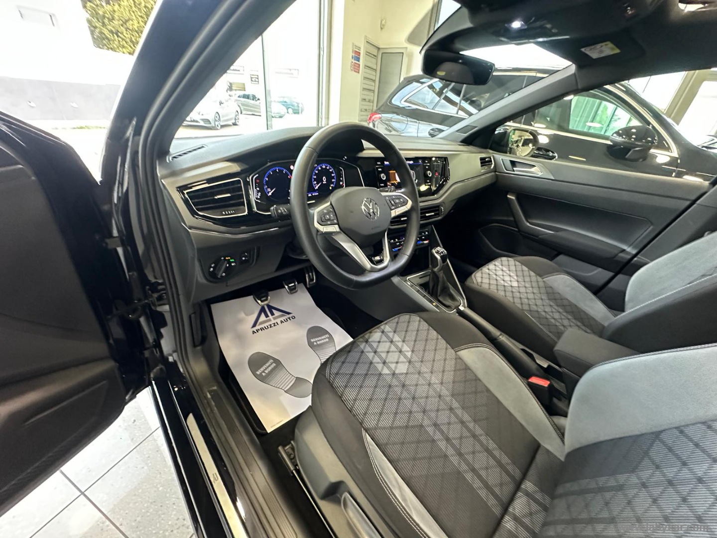 Taigo 1.0 TSI 115 CV R-Line - immagine 10