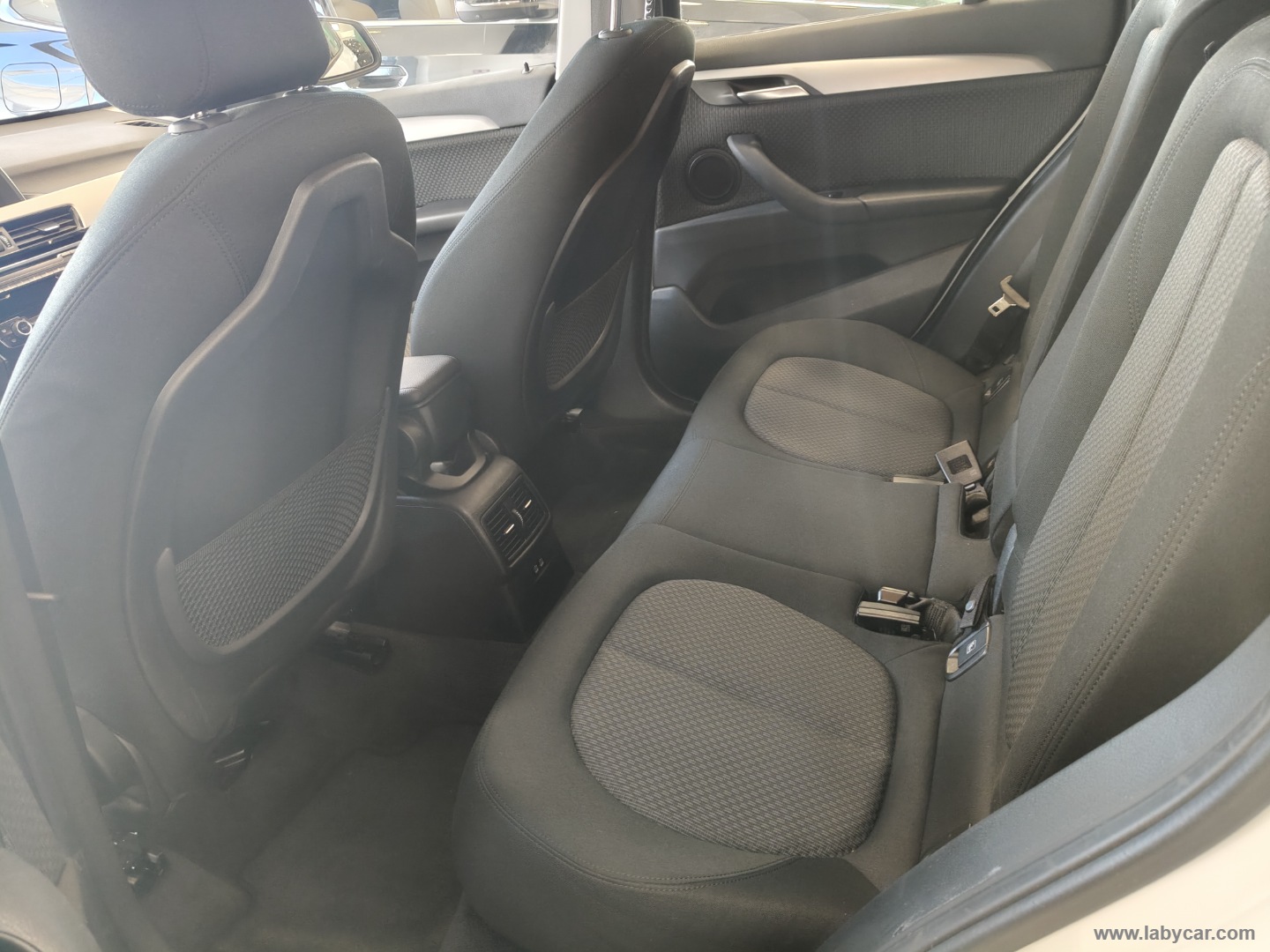 X1 xDrive18d Advantage - immagine 10