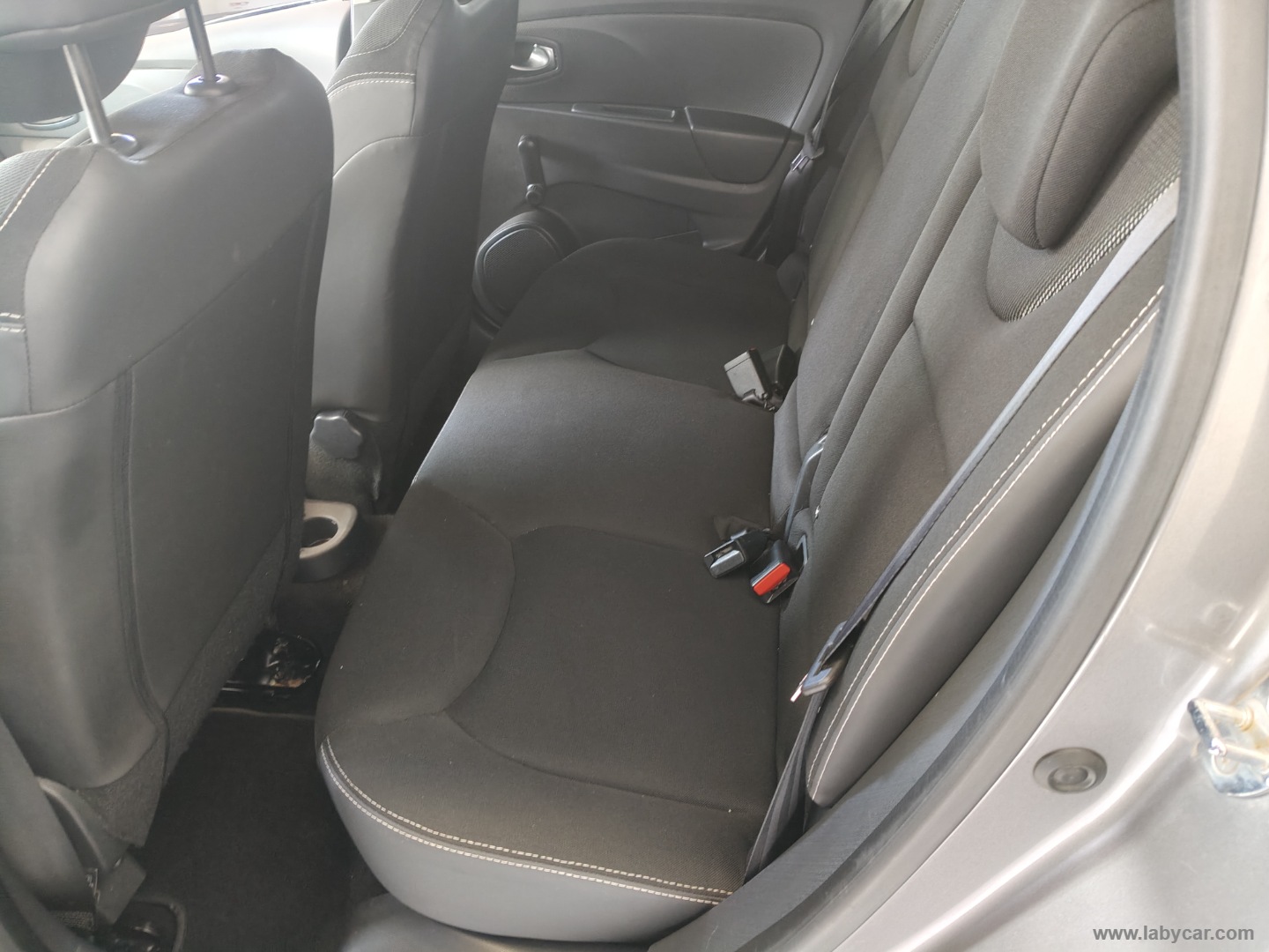 Clio 1.2 75 CV 5p. Costume National - immagine 10