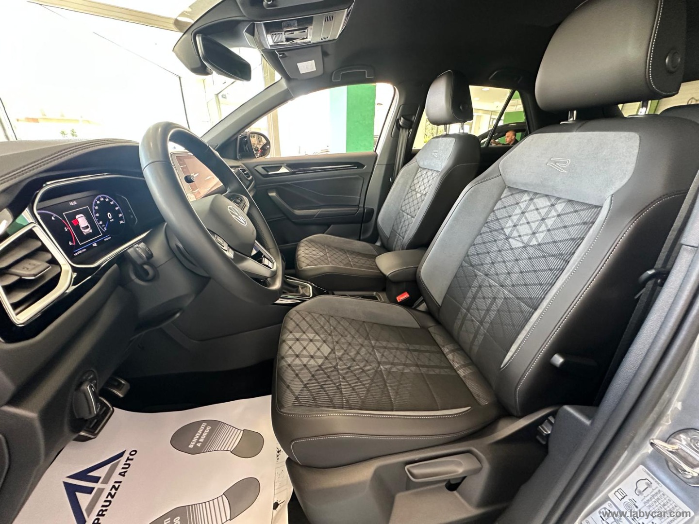 T-Roc 2.0 TDI SCR 150 CV DSG R-Line Plus - immagine 10