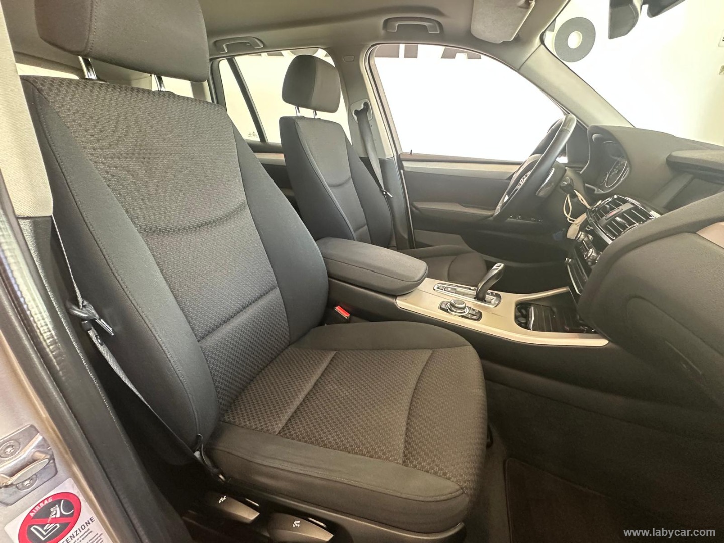 X3 xDrive20d Business aut. - immagine 10