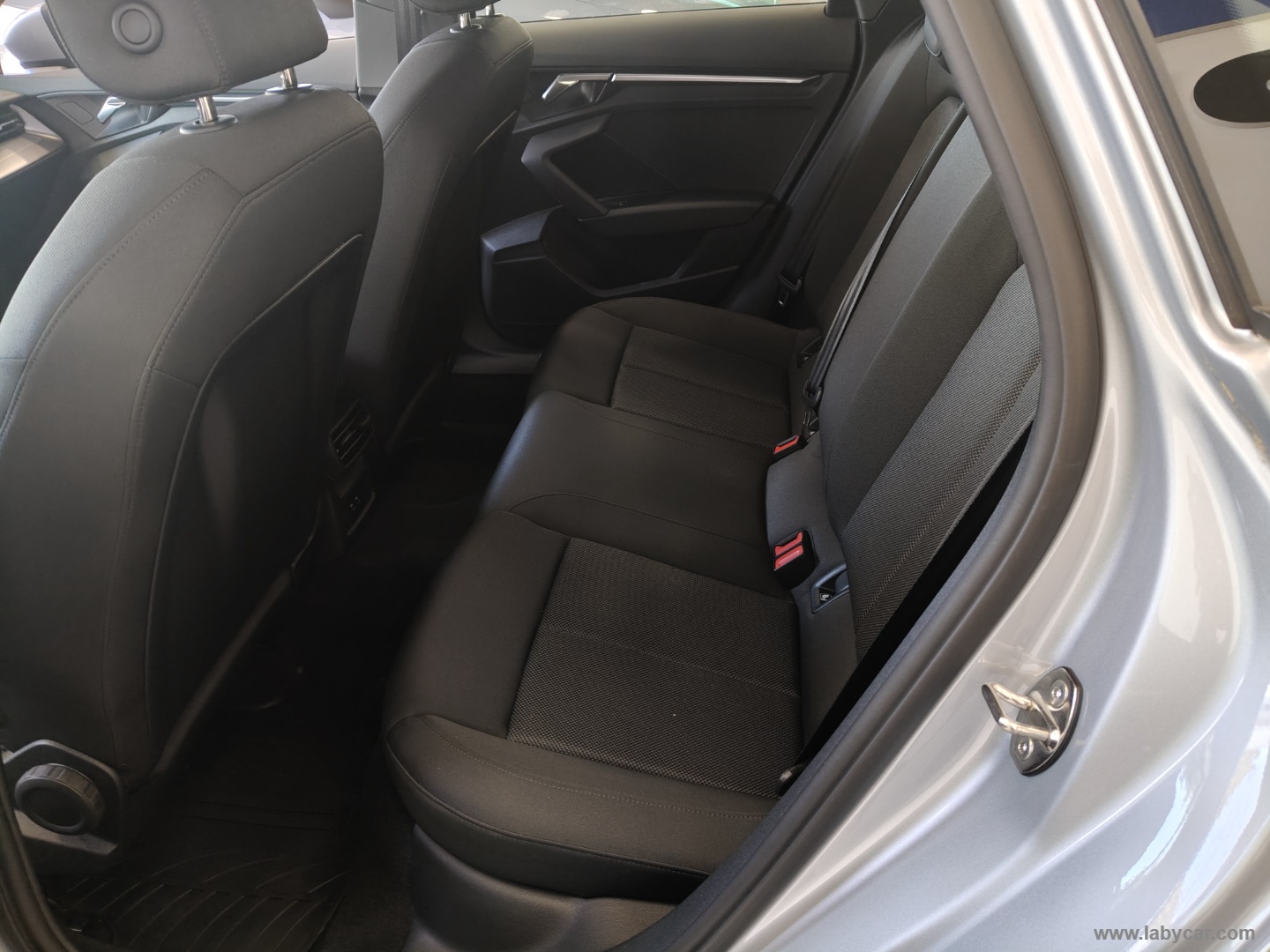 A3 Sedan 30 TDI S tronic Business - immagine 10