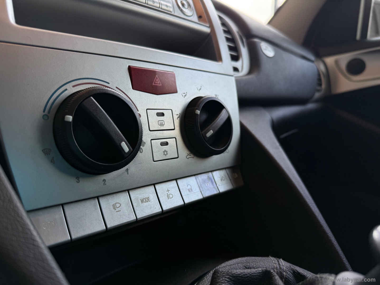 Ypsilon 1.4 Argento Ecochic GPL - immagine 10