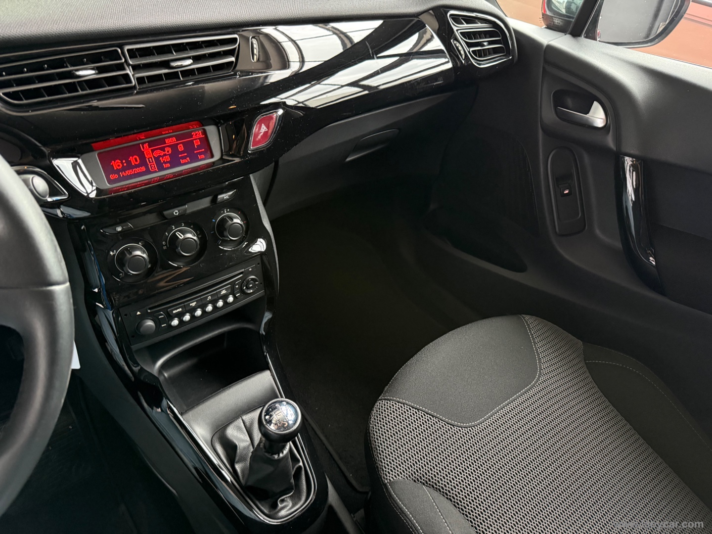 C3 1.2 VTi 82 Vanity Fair 10 - immagine 10