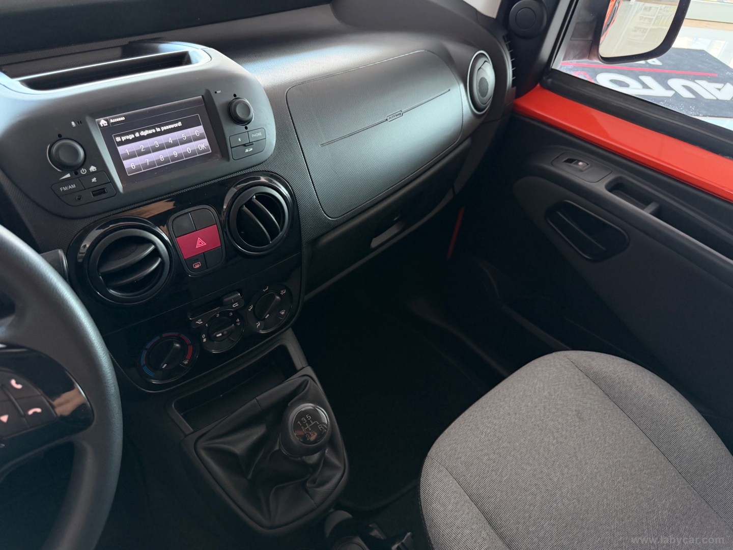 QUBO 1.4 8V 77 CV Easy - immagine 10