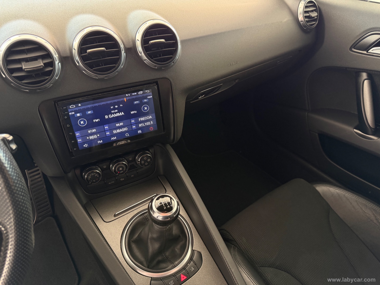 TT Coupé 2.0 TDI quattro - immagine 10