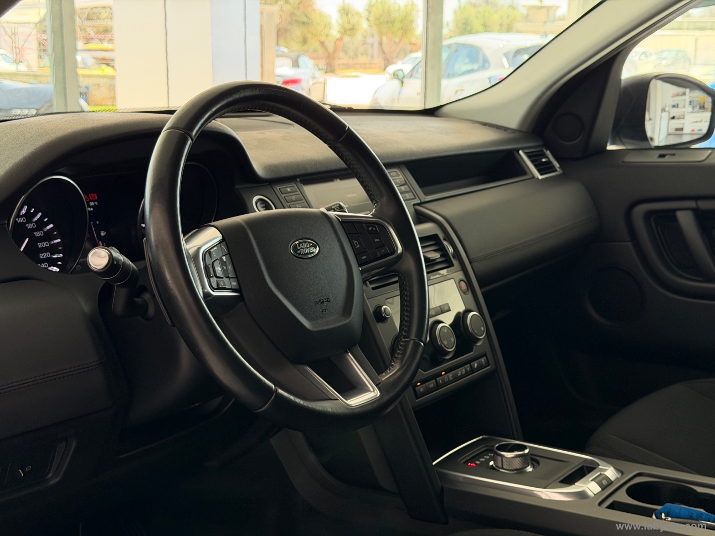 Discovery Sport 2.0 TD4 150 CV Pure - immagine 10