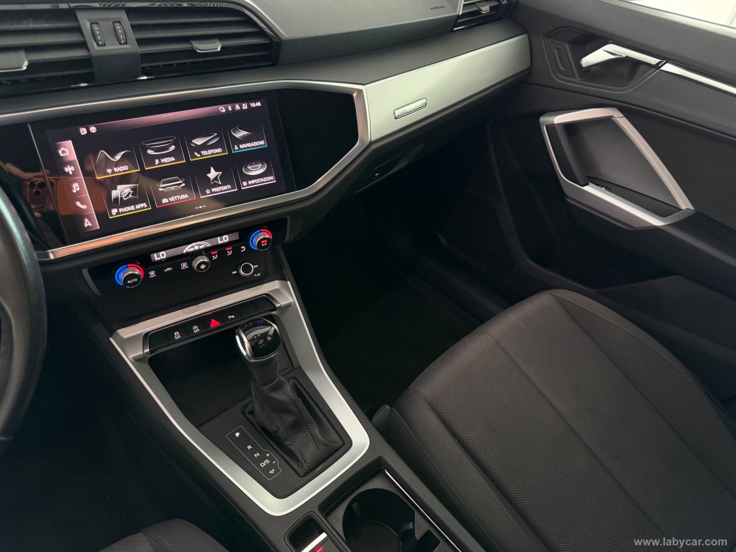 Q3 35 TDI S tronic Business - immagine 10