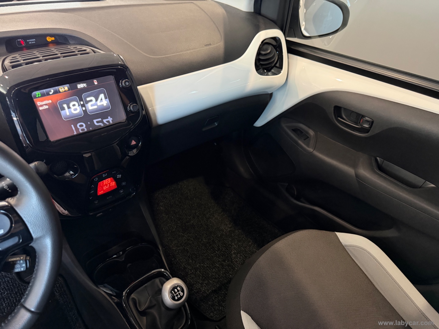 Aygo 1.0 VVT-i 69 CV 5p. x-cite - immagine 10