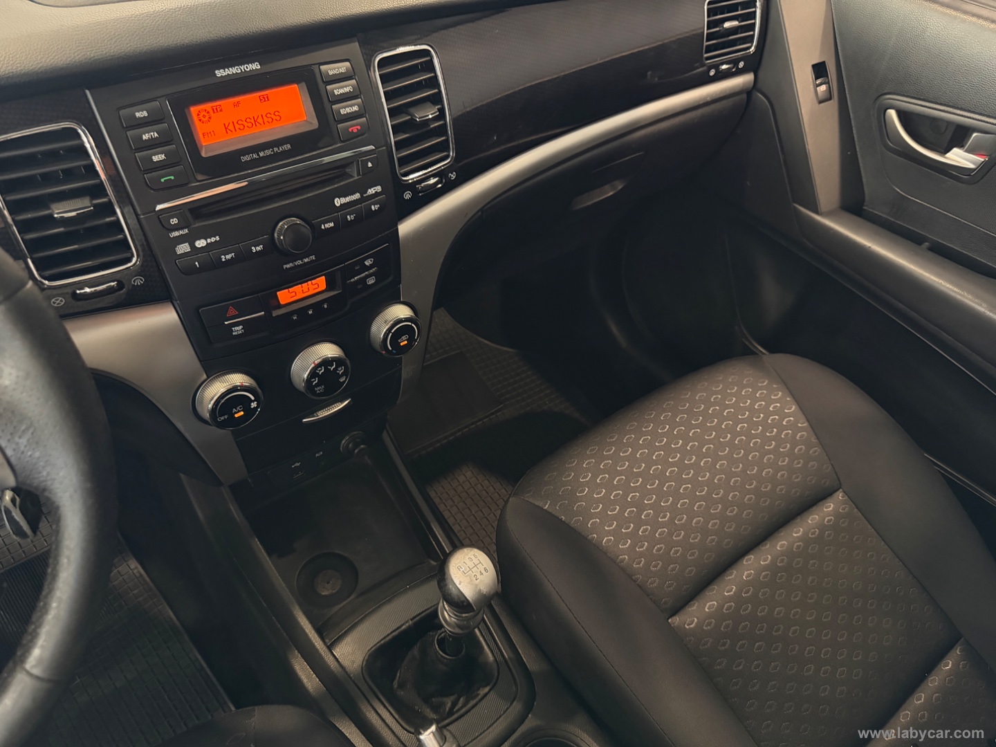 Korando 2.0 2WD MT GPL C - immagine 10