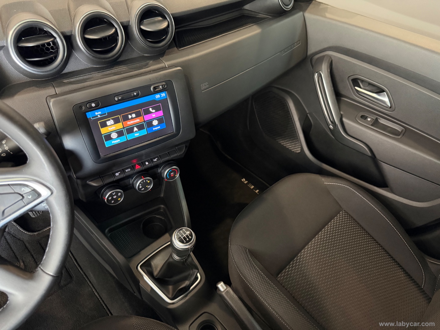 Duster 1.0 TCe 100CV ECO-G 4x2 Essential - immagine 10