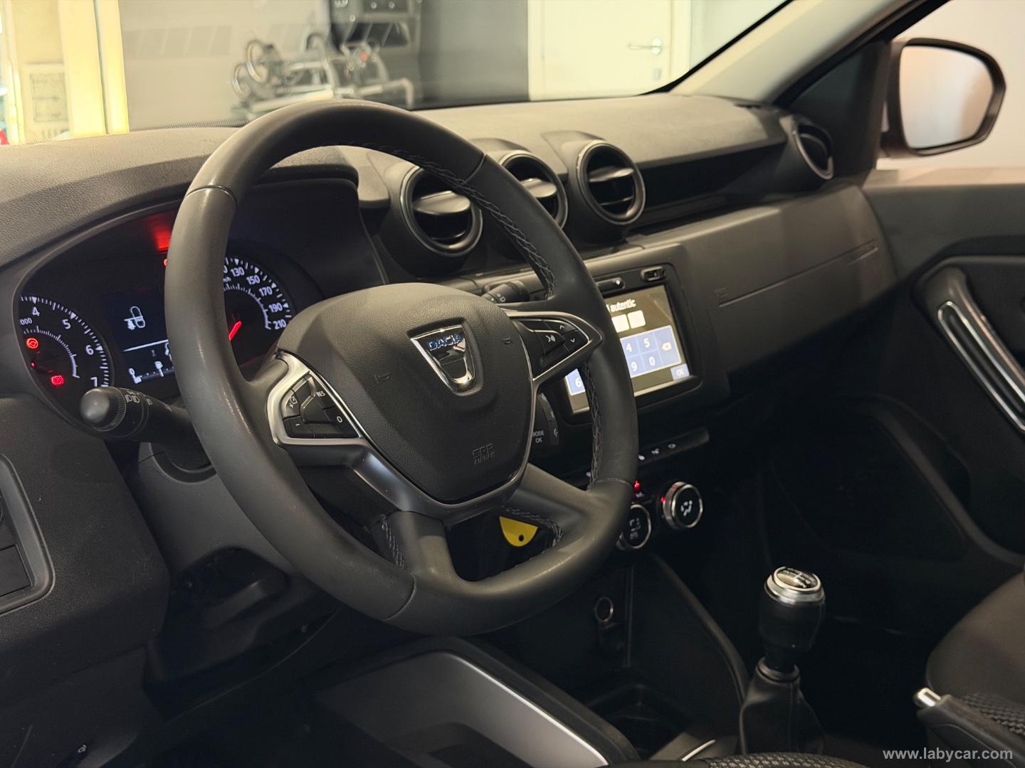 Duster 1.0 TCe 100CV ECO-G 4x2 Essential - immagine 10