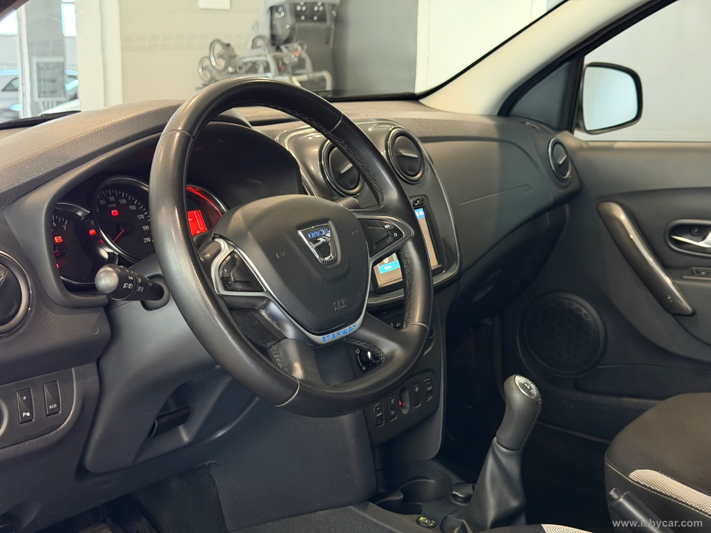 Sandero Stepway 0.9 TCe GPL 90CV Comfort GANCIO TRAINO - immagine 10
