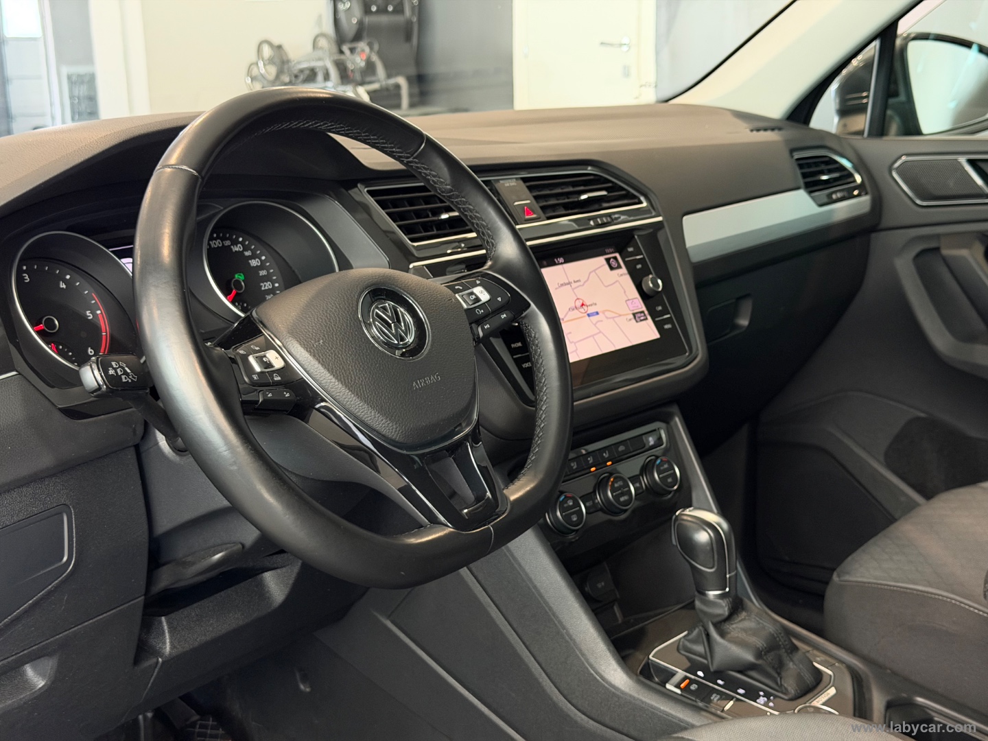 Tiguan 2.0 TDI DSG 4MOTION Business BMT - immagine 10