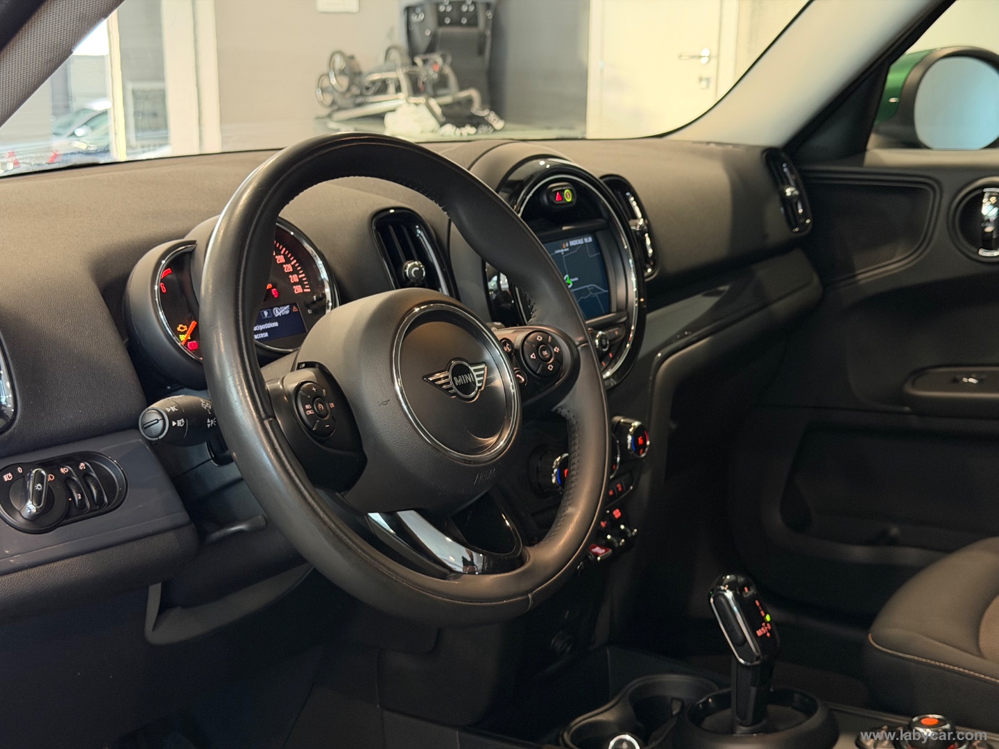Mini Cooper D Business Countryman Aut. - immagine 10