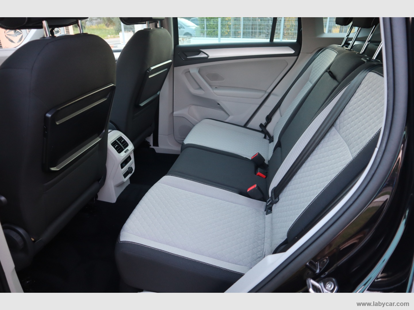 Tiguan 1.6 TDI Business BMT - immagine 10