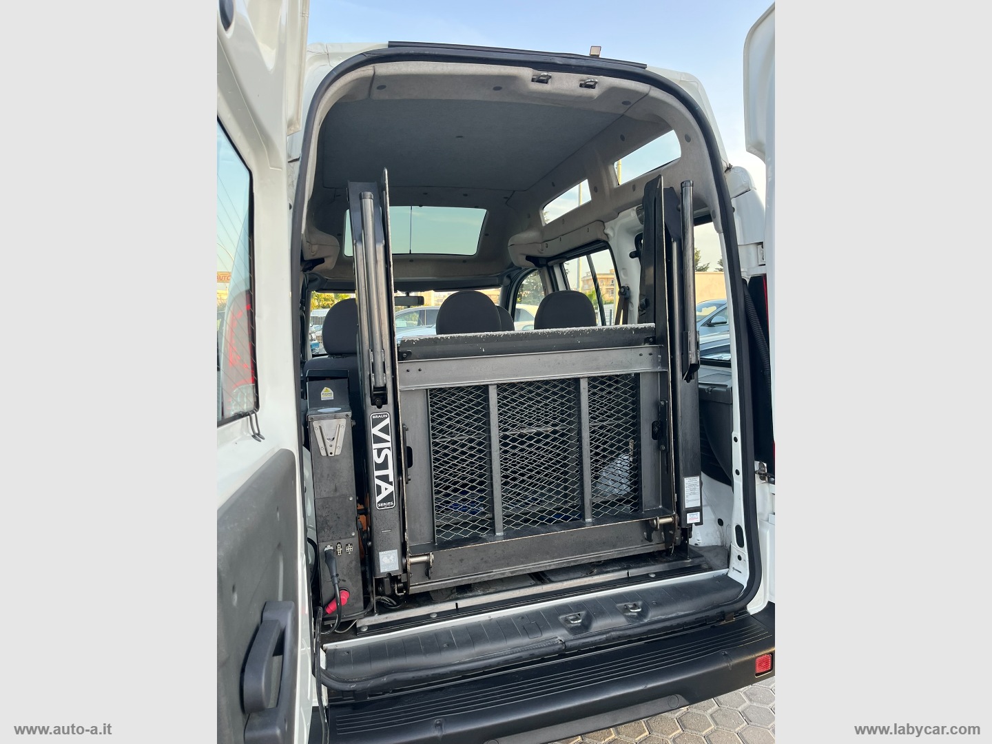 Doblò 1.3 MJT 16V Dynamic TRASPORTO DISABILI - immagine 10