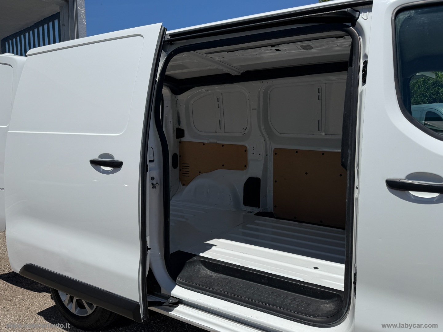 Expert BlueHDi 120 PASSO MEDIO TETTO BASSO - immagine 10