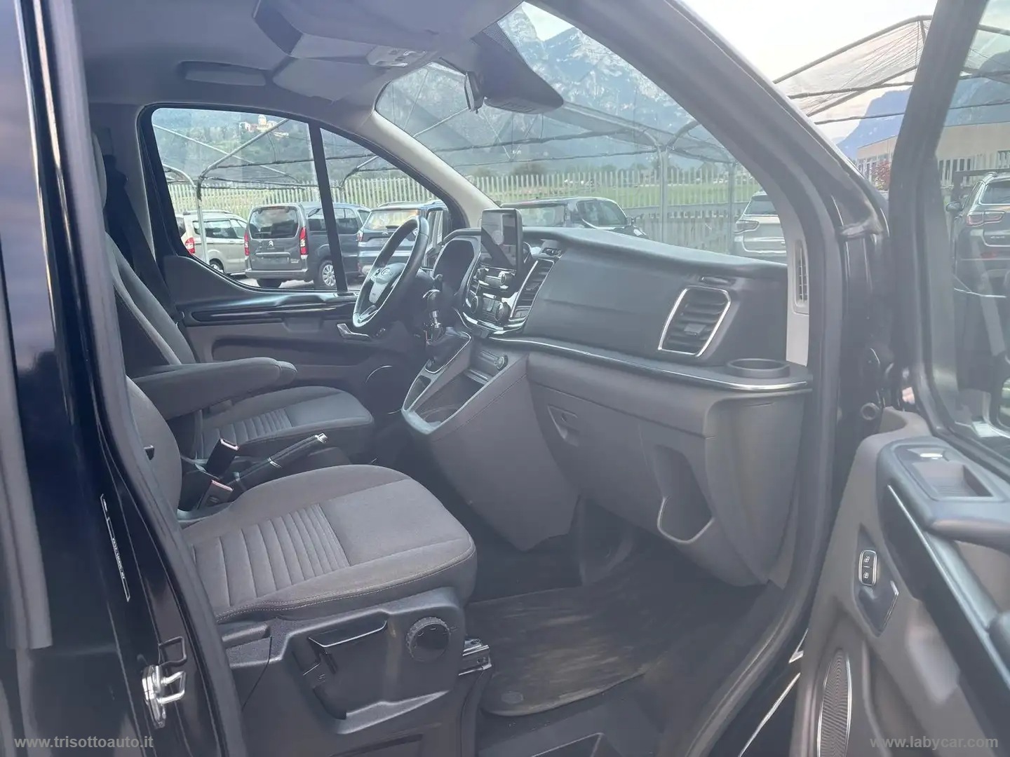 Tourneo Custom 320 2.0 EcoB 185CV MHEV 8 POSTI - immagine 10