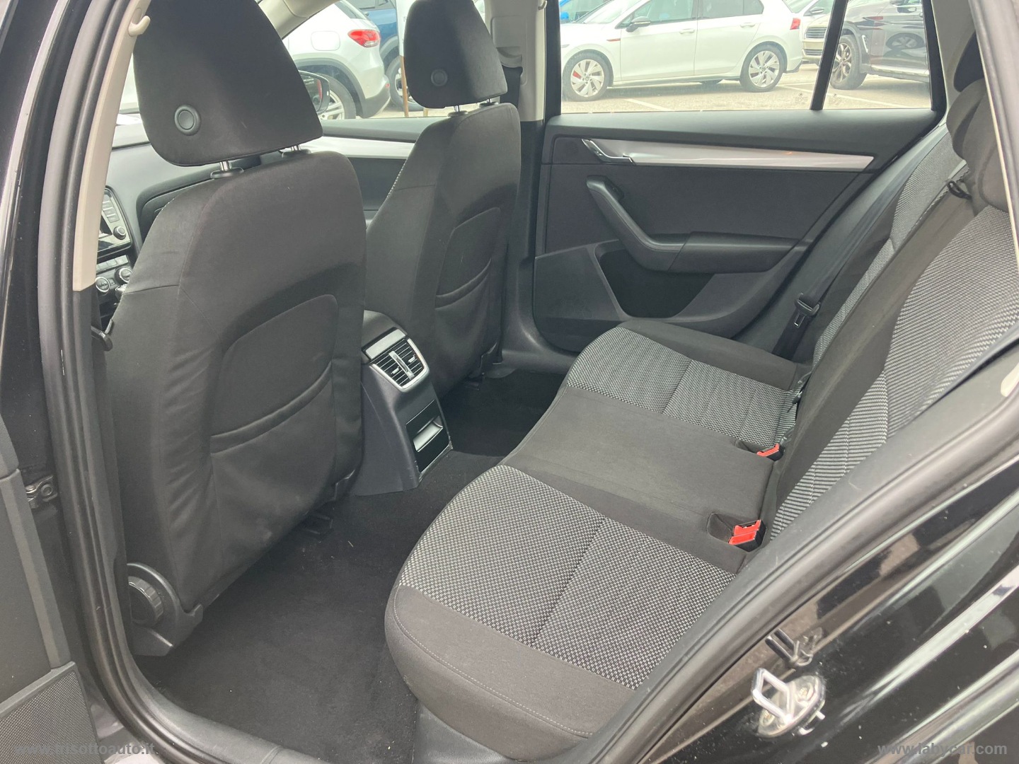 Octavia 1.6 TDI CR 105 DSG W. Executive - immagine 10