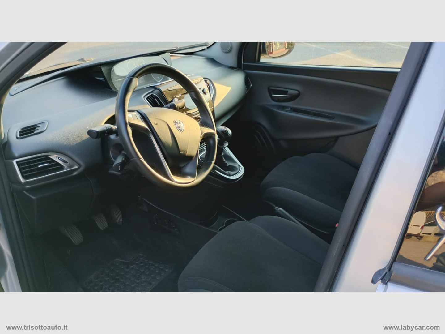 Ypsilon 1.2 69 CV 5p. - immagine 10