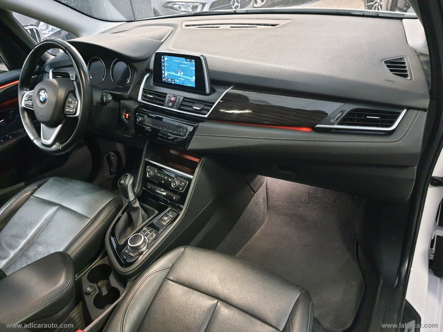 216d Active Tourer Luxury - immagine 10
