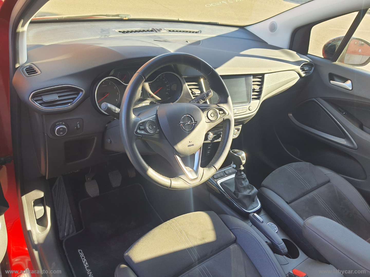 Crossland 1.2 T 12V 110 CV S&S Ultimate - immagine 10