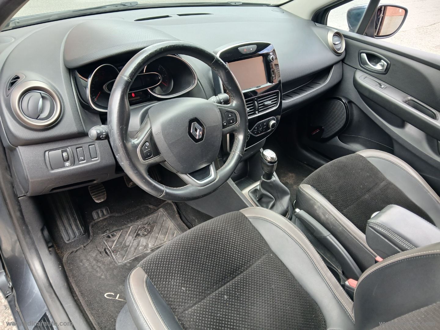 Clio 1.2 75 CV 5p. Duel - immagine 10