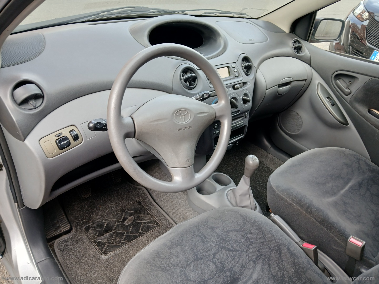 Yaris 1.0 16V 5p. Sol - immagine 10