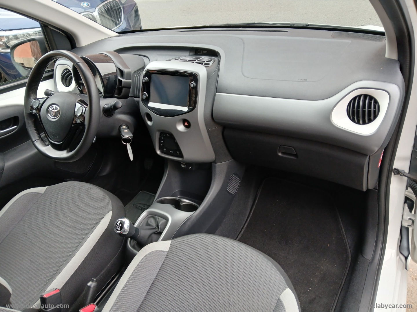 Aygo Connect 1.0 VVT-i 72 CV 5p. x-cool - immagine 10