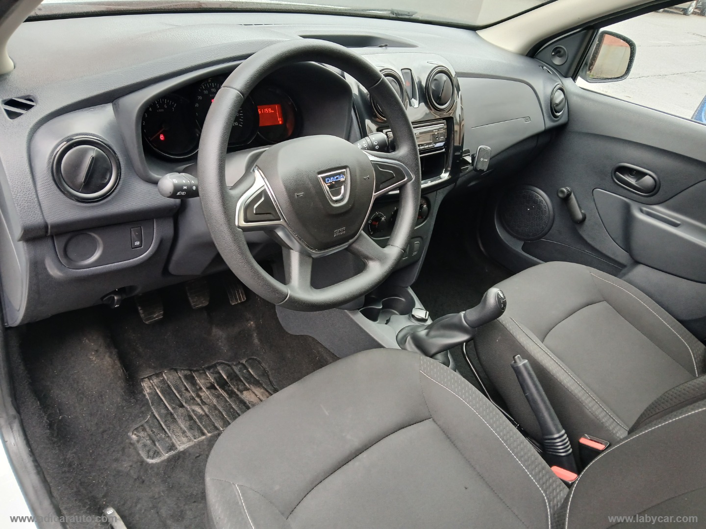 Logan MCV 1.0 SCe 12V 75CV S&S - immagine 10