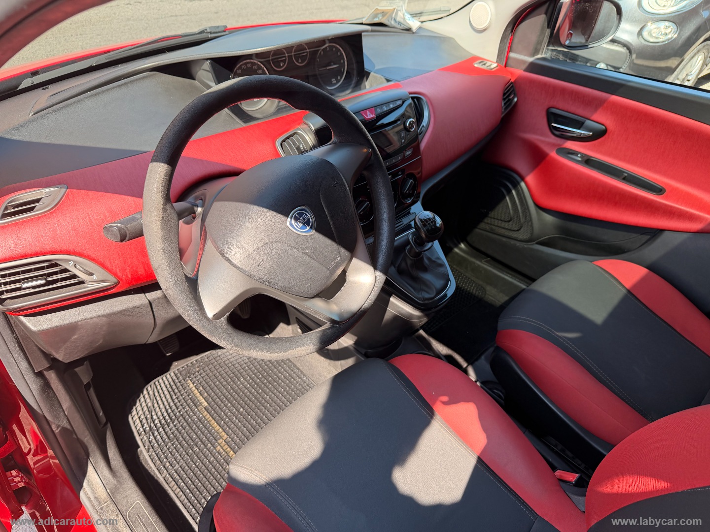 Ypsilon 0.9 T.Air 85 CV 5p. S&S Platinum - immagine 10
