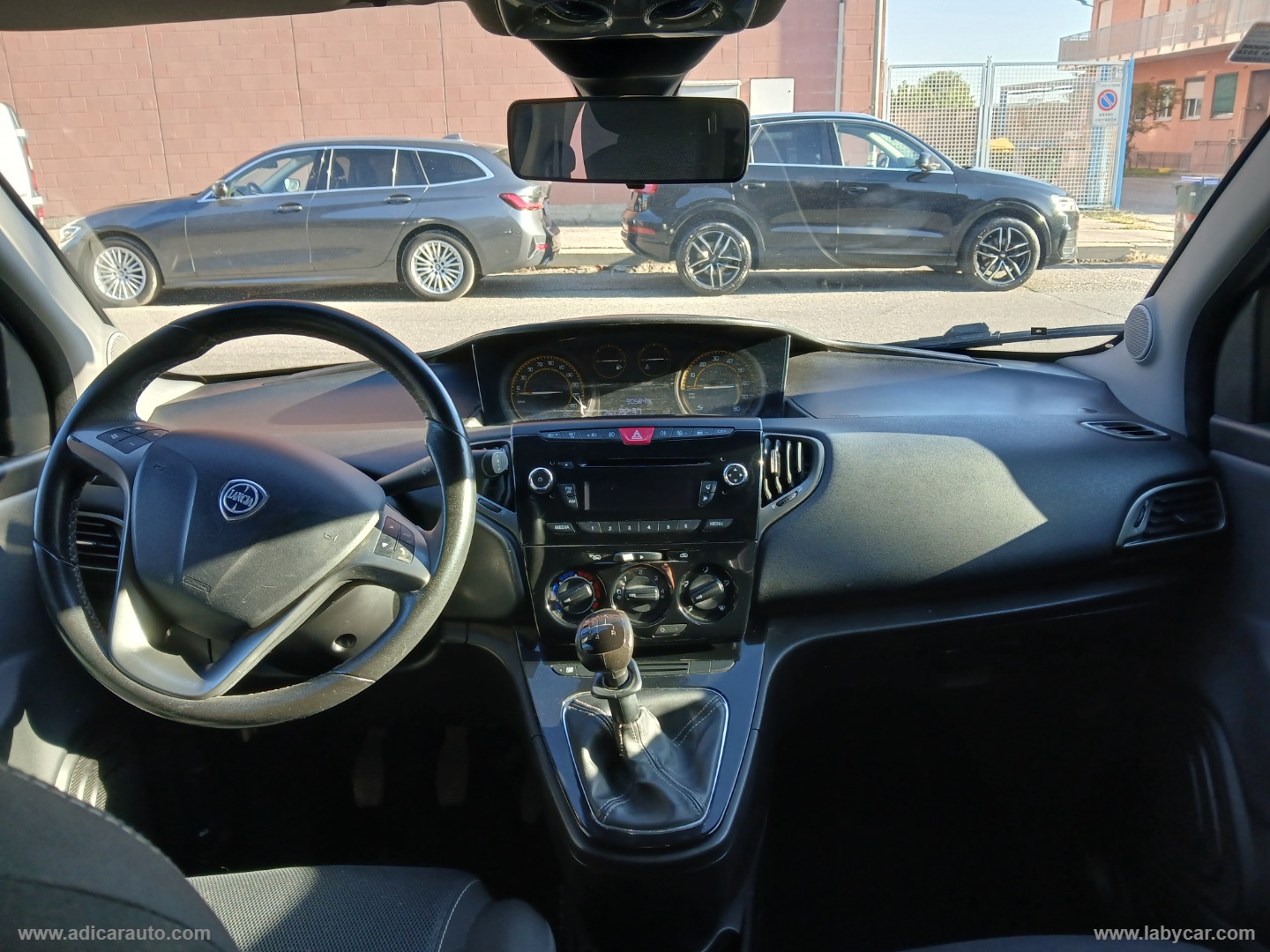 Ypsilon 1.2 69 CV 5p. S Momodesign - immagine 10