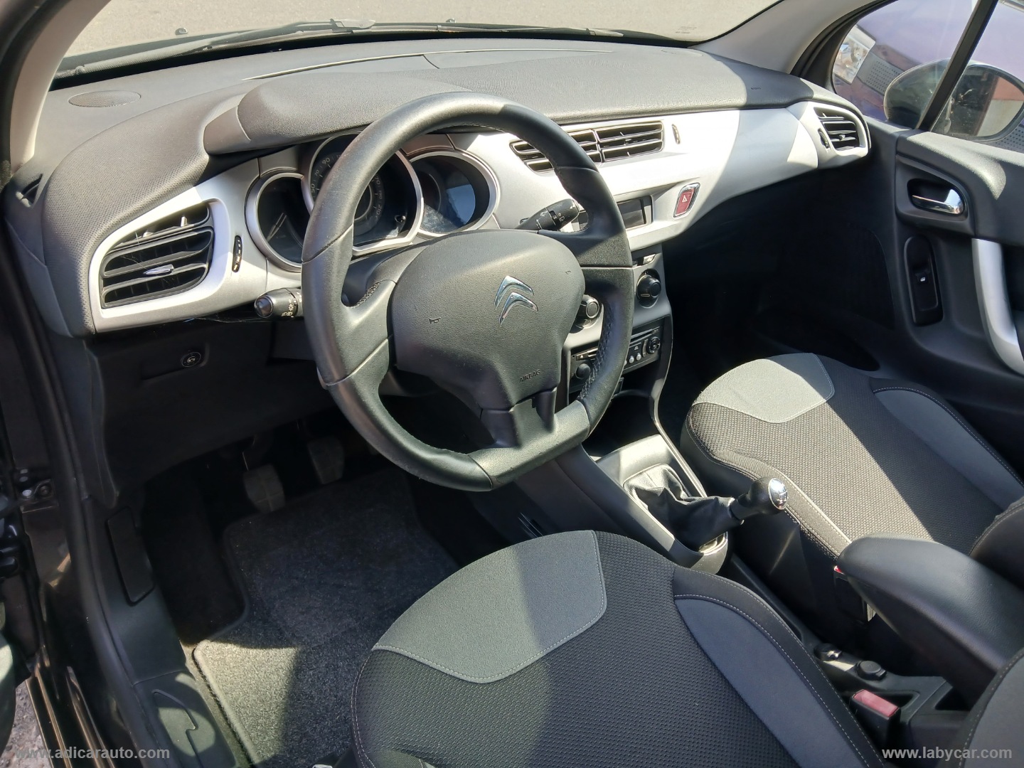C3 1.1 60 CV Exclusive - immagine 10