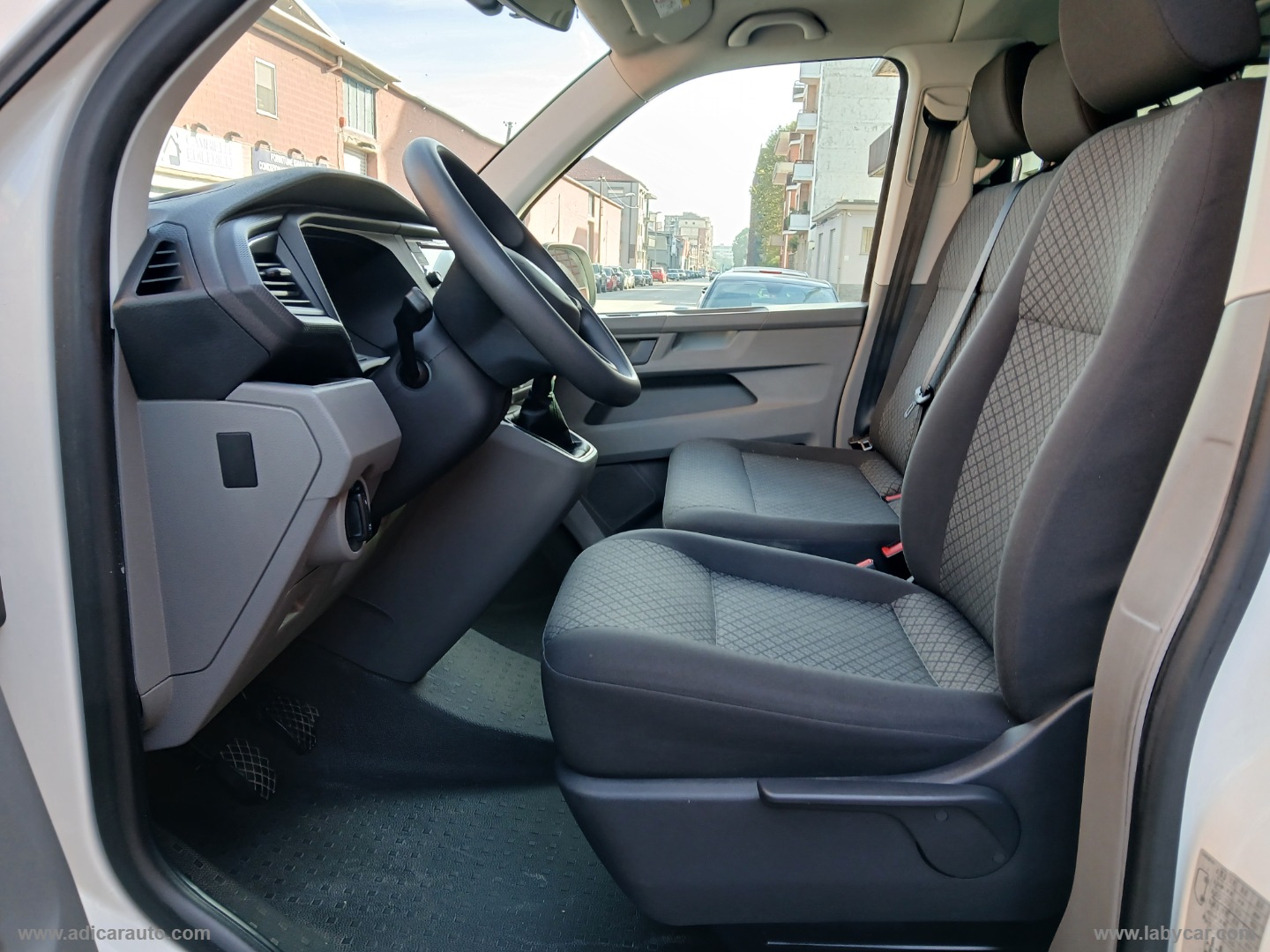 Caravelle 2.0 TDI 110 CV 9 POSTI IVA ESPOSTA - immagine 10