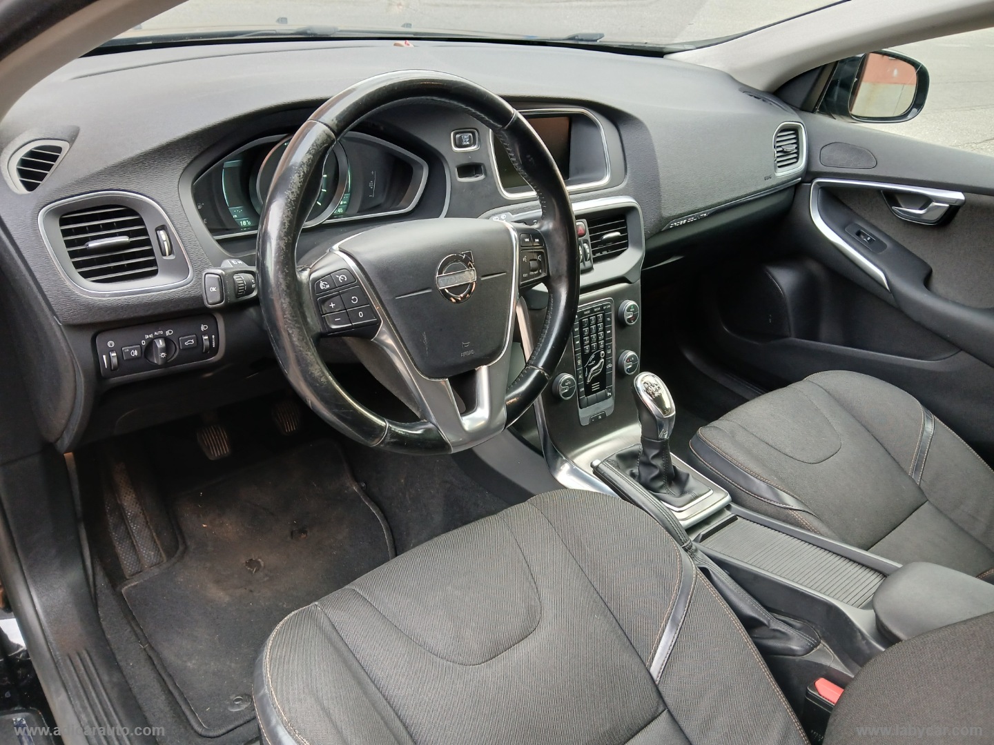 V40 Cross Country D2 1.6 Kinetic - immagine 10