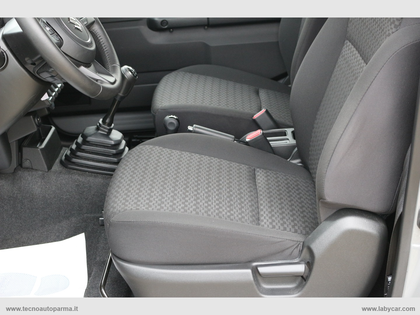 Jimny 1.5 5MT Top - immagine 10