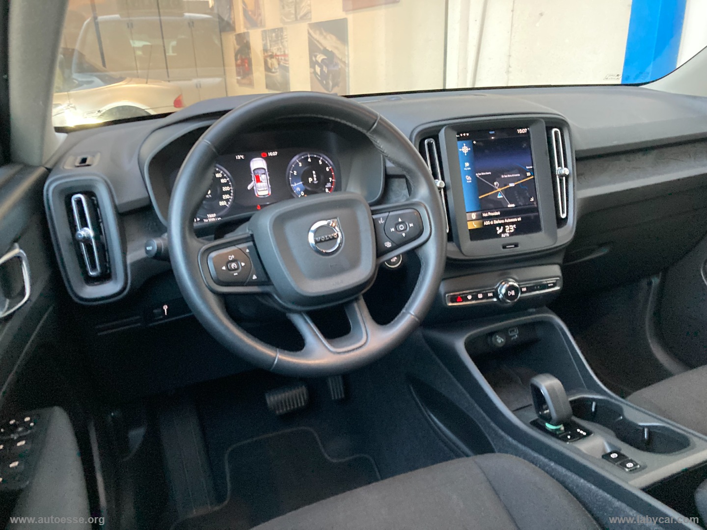 XC40 T2 automatico Essential - immagine 10