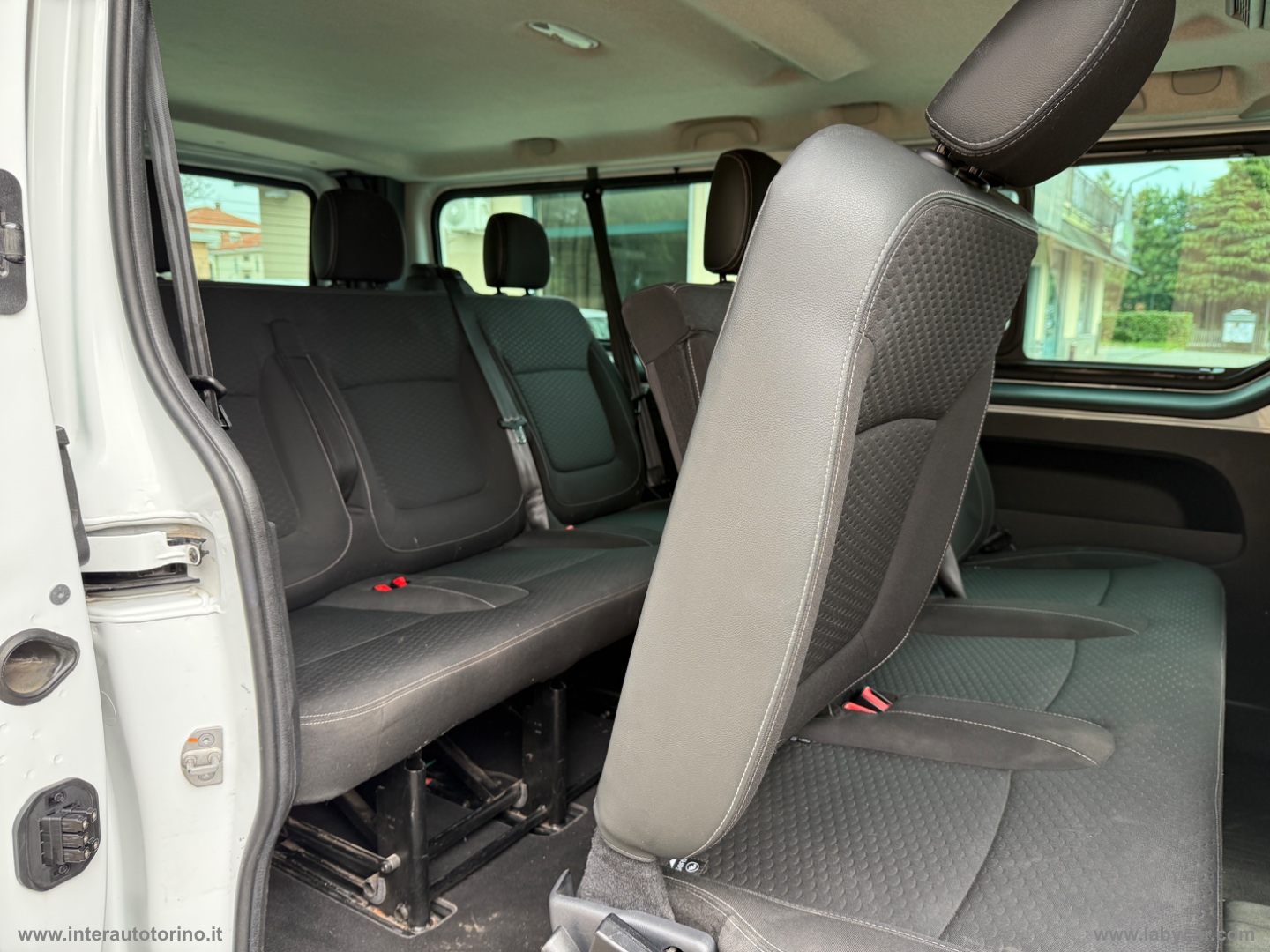 Vivaro 29 1.6 BiT.145 EcoF. PC-TN PASSO LUNGO - immagine 10