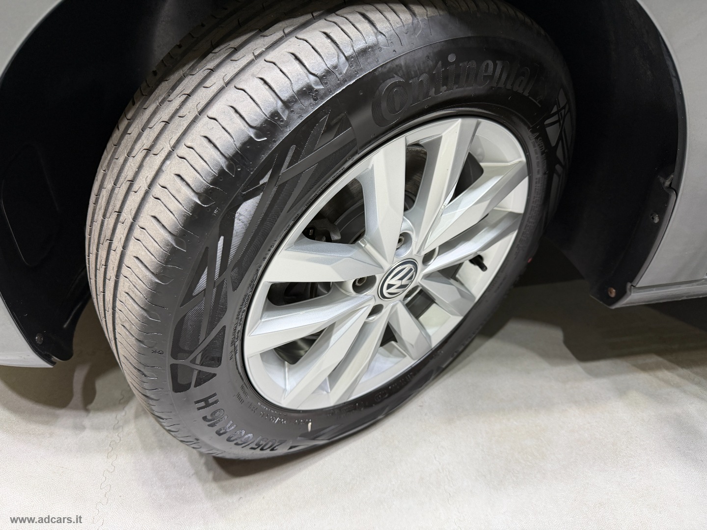 Touran 1.6 TDI Business BMT - immagine 10