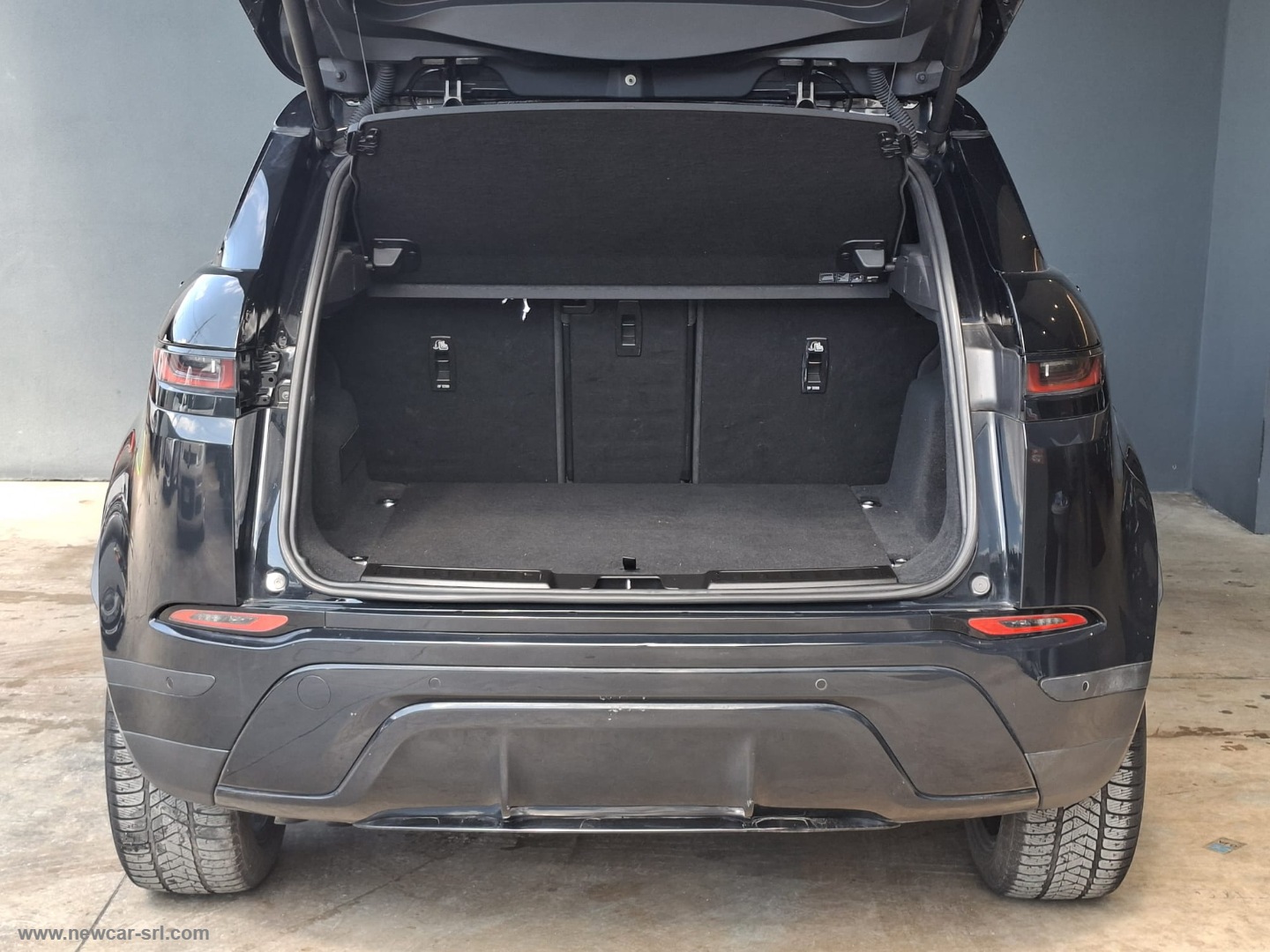 RR Evoque 2.0D L.Flw 150 AWD Auto S - immagine 10
