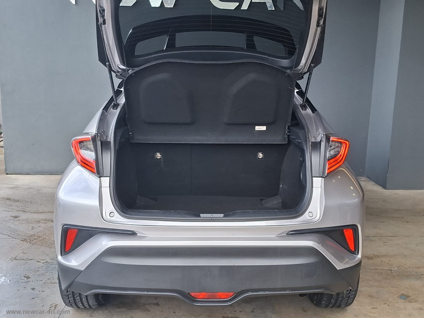 C-HR 1.8 Hybrid E-CVT Active - immagine 10