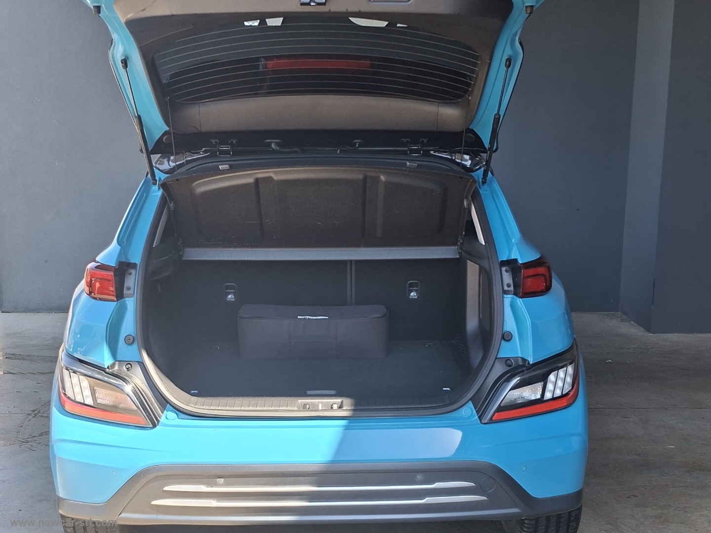 Kona EV 64 kWh XClass - immagine 10