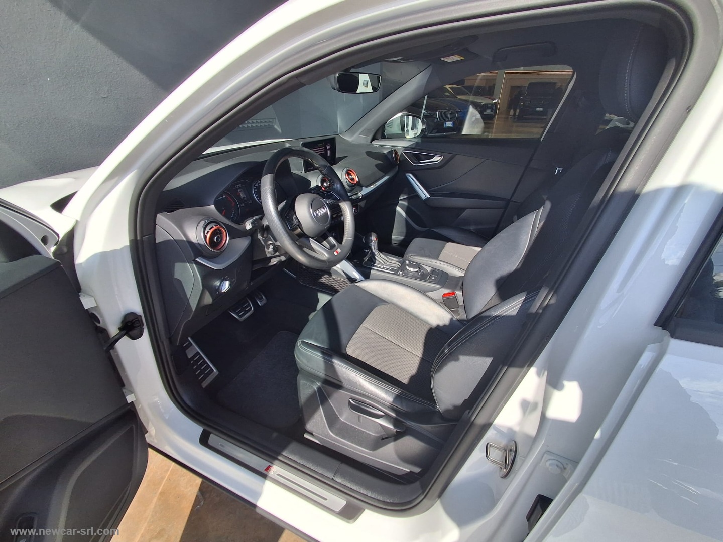 Q2 1.4 TFSI COD S tronic Business - immagine 10