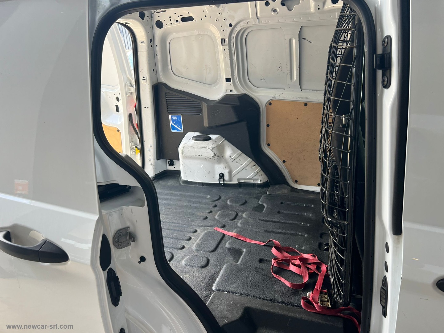 Transit Courier 1.5 TDCi 75CV Van Trend - immagine 10